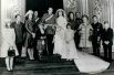 Свадьба единственной дочери Елизаветы II Анны, принцессы Великобритании, и капитана Марка Филлипса состоялось 14 ноября 1973 года в Вестминстерском аббатстве. Анна выбрала вышитое свадебное платье в стиле Тюдоров с высоким воротником, его разработала дизайнер Морин Бейкер.