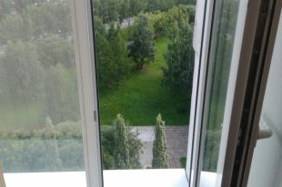В Днепре на глазах у матери ребенок выпал из окна