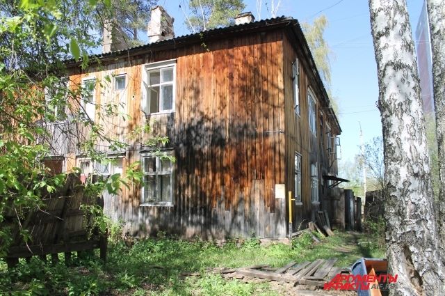Мать и дочь живут в полуразрушенном здании на улице Капитанской.