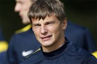 В свои 37 Аршавин продолжает карьеру футболиста.