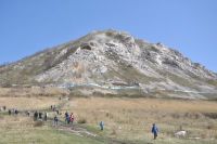 12 мая у шихана Торатау прошел флеш-моб в защиту горы.