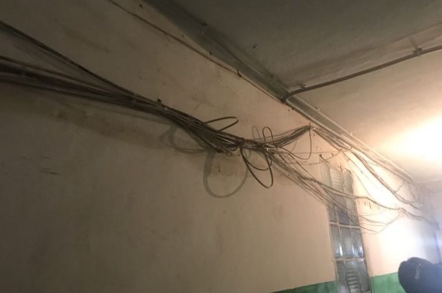 Проводка в общежитиях Оренбурга внушает опасения.