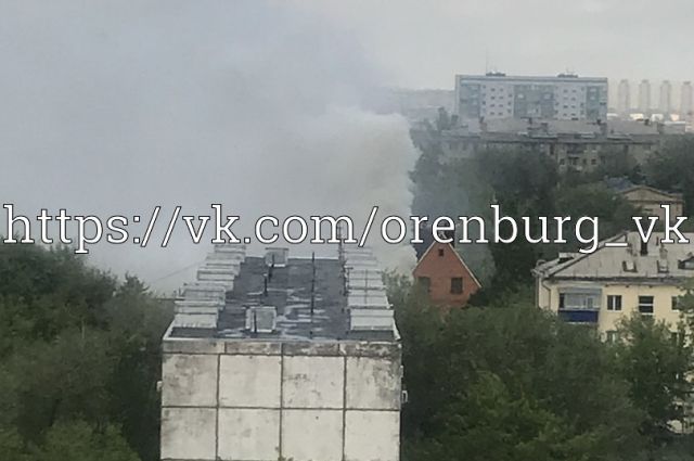 Пожар на ул.Ипподромная в Оренбурге произошел 3 июня.