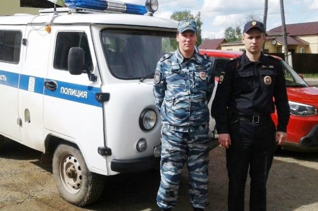 Когда начался пожар, старшие сержанты Роман Маркин и Сергей Томилин находились на дежурстве.