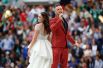 На церемонии открытия российская оперная певица Аида Гарифуллина и британский певец Робби Уильямс исполнили песню Angels.