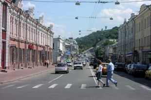 В Киеве увеличат скорость до 80 км/ч на некоторых улицах: список