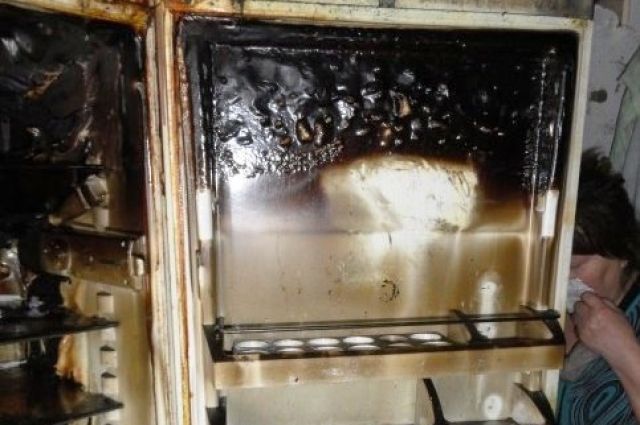 Холодильник стал причиной пожара.