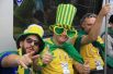 Бразильцы просто пели, танцевали и наслаждались жизнью. Игра сборной Бразилии пройдет в Петербурге через неделю.
