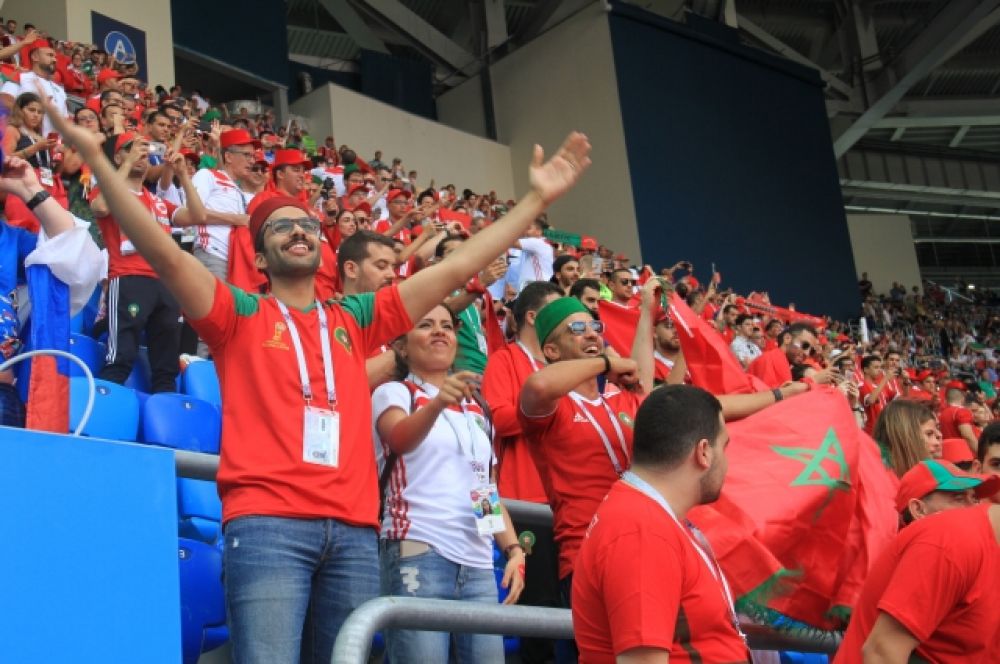 Марокканцы поддерживали футболистов неистово, от их криков периодически закладывало уши.