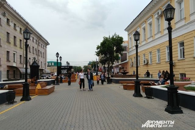 В Оренбурге открылся обновленный сквер около драмтеатра.