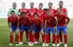 Игроки сборной Коста-Рики позируют для группового фото перед стартом матча.