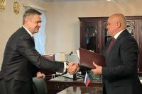 Врио губернатора Сергей Цивилев и гендиректор АО «СУЭК» Владимир Рашеский подписали Соглашение о социально-экономическом сотрудничестве.