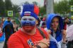 Болельщики раскрасили лица в цвета российского триколора.