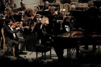 Иван вдохновенно солировал в Концерте № 20 для фортепиано с оркестром Моцарта.  