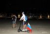 Болельщик украсил свой самокат флагом России.