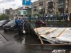 На улице Островского сорвало крышу торгового павильона.