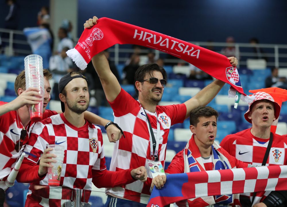 Хорваты гонят свою команду вперед