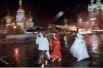 Прогулка выпускниц московских школ 2005 года по Красной площади.