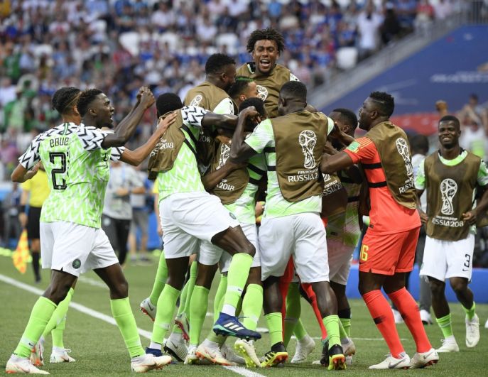 Сборная Нигерия выиграла у исландцев со счетом 2:0, получает шанс на выход в плей-офф и, что важно, даёт таковой и Аргентине.