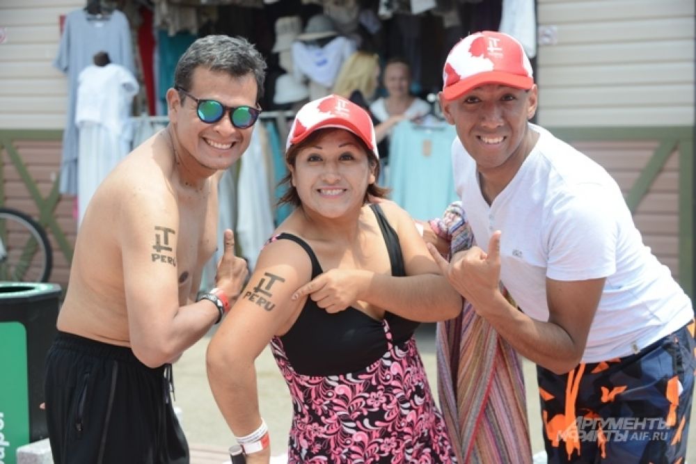 Чтобы доказать свою любовь к Родине, эти перуанцы сделали татуировки.