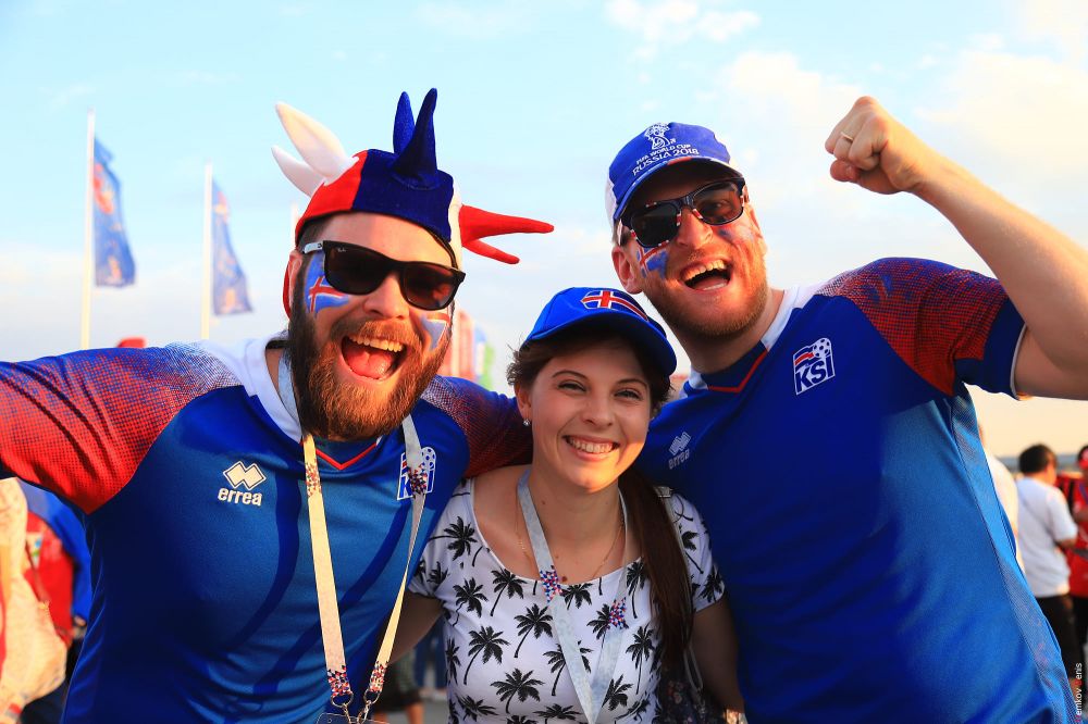 Ещё исландские фанаты: настроение боевое.