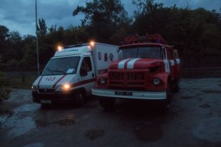 В Киеве от удара молнии воспламенился дом