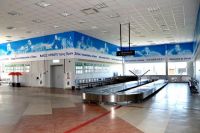 Терминал приема багажа в омском аэропорту.