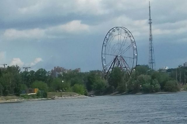 Колесо обозрения в спорт-парке "Поляна" в Иркутске выставили на продажу за 33,5