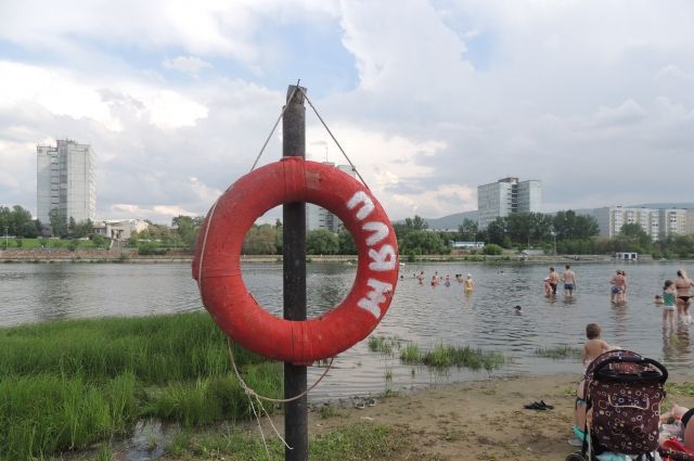 Инспекторы Роспотребнадзора не рекомендуют заходить в воду в черте города Красноярска.
