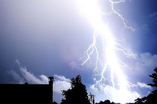 Пока за окном солнце, но в ближайшие часы ситуация может резко измениться.