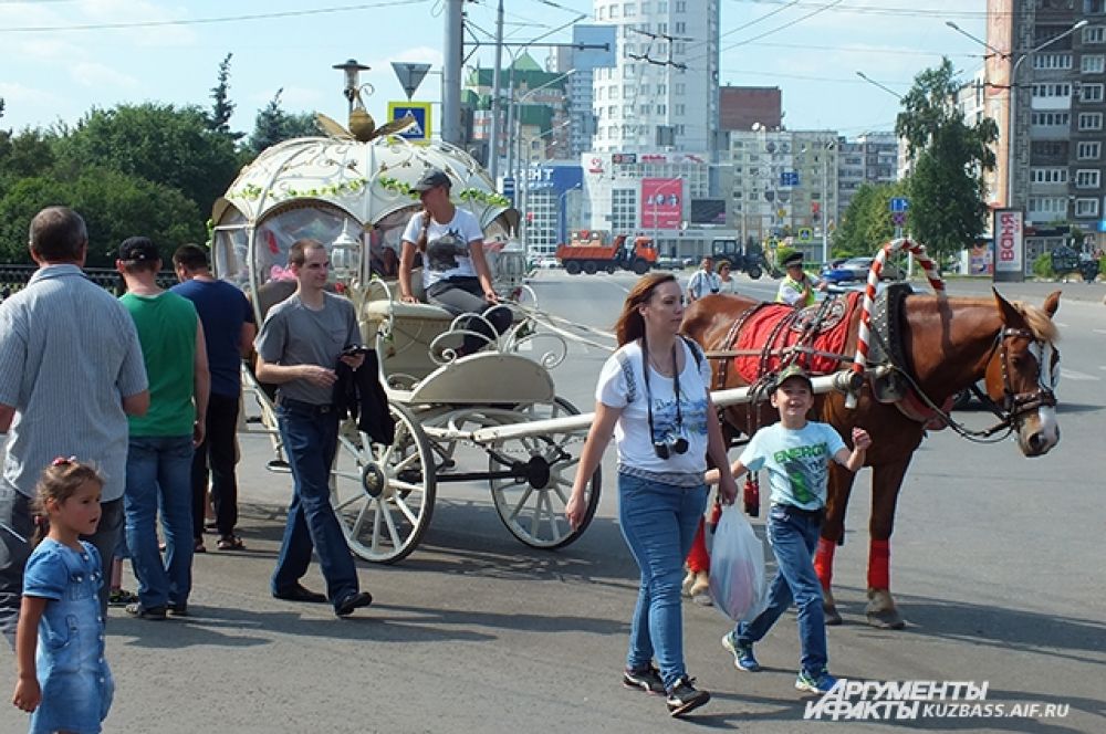 Карета прошлого стала на один день популярным юбилейным транспортом.