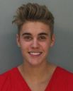 В январе 2014 года поп-звезда Джастин Бибер был арестован полицией Майами по обвинению в вождении в нетрезвом виде и участии в уличных гонках. По словам полицейских, певец находился под воздействием марихуаны. 