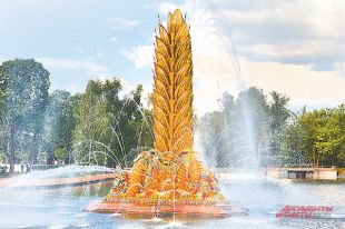 Благодаря разнообразной подсветке особенно эффектно «Золотой колос» смотрится в сумерках.