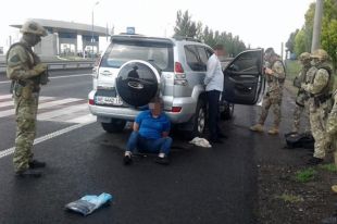 В Запорожье задержали похитителей с «правительственным» удостоверением
