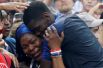 Игрок сборной Франции Поль Погба со своей матерью после победы на чемпионате мира.