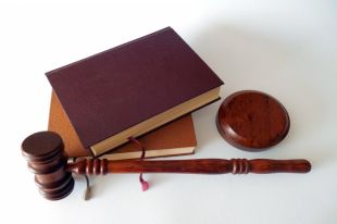 Жителя Тазовского района обвиняют в изнасиловании односельчанки