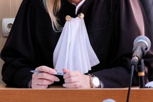 Уголовное дело в отношении 30-летнего уроженца Соликамска передали в суд с утверждённым обвинительным заключением.