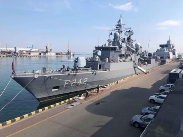 Корабли постоянной военно-морской группы НАТО №2 и постоянной противоминной военно-морской группы НАТО №2 зашли в Одесский порт.