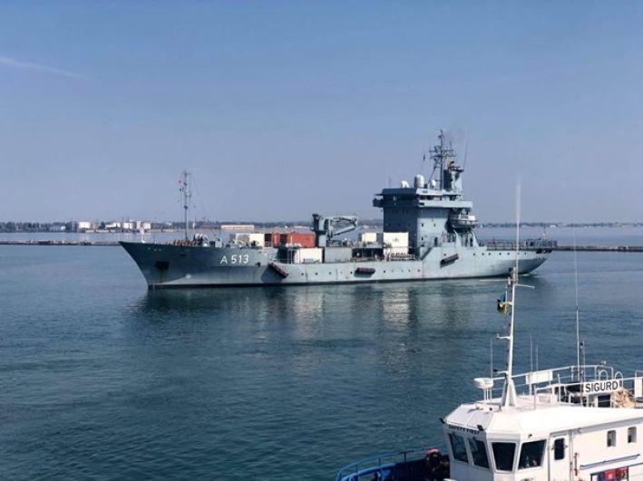 Среди зашедших в Одессу - фрегат «De Ruyter» Королевских ВМС Нидерландов, фрегат «Fatih» и минный тральщик «Аnamur» ВМС Турции.