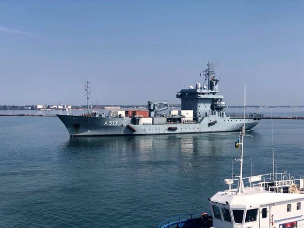 Среди зашедших в Одессу - фрегат «De Ruyter» Королевских ВМС Нидерландов, фрегат «Fatih» и минный тральщик «Аnamur» ВМС Турции.