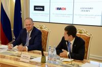 Дмитрий Артюхов и Николай Цуканов обсудили социально-экономическое развитие