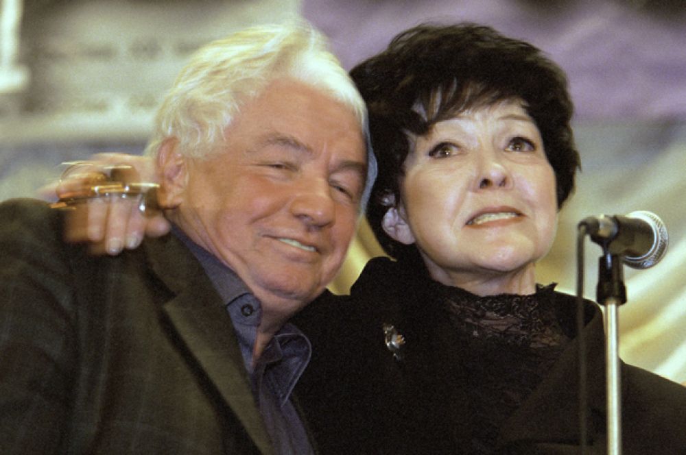 Владимир Войнович и поэтесса Белла Ахмадулина. 2000 год.