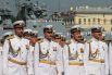 Главный военно-морской парад, посвященный Дню ВМФ России, прошел в исторической части Санкт-Петербурга.