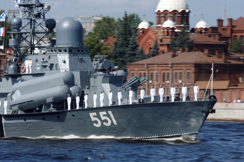 Малый ракетный корабль «Ливень» на главном военно-морском параде в Санкт-Петербурге.