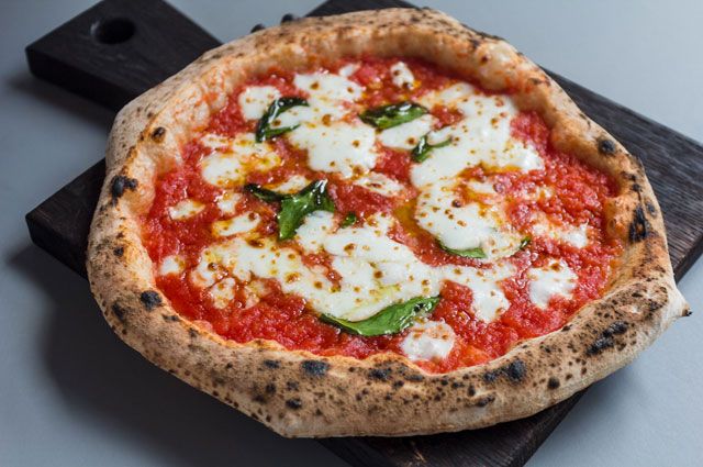 Неаполитанская пицца – традиционный вкус Италии