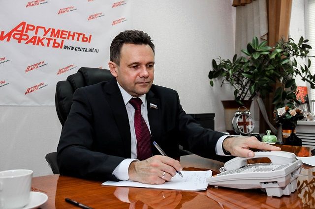 С 2006 по 2015 годы Валерий Савельев был главным врачом областной психиатрической больницы.