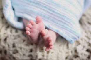 Новый муж дороже: многодетная орчанка отказалась от двойняшек.