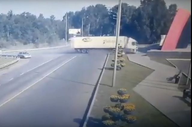 На видеозаписи видно, что водитель не сбавлял скорость.
