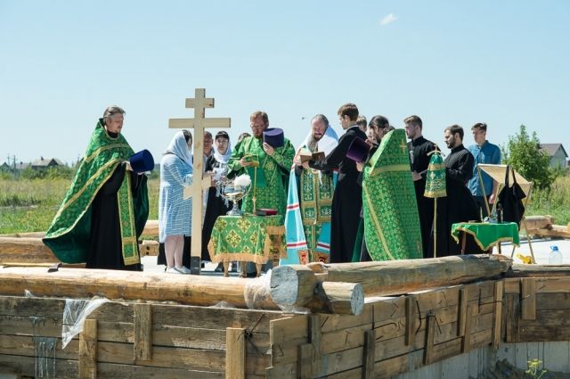 Молебное пение совершил митрополит Пензенский и Нижнеломовский Серафим.