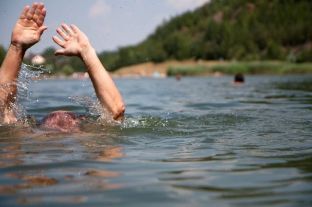 В Ноябрьске расследуют причины гибели мужчины на озере Светлое